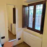 Tatil Evi Charming Little House 2 Kilometers From The Historical Centre In A Typical Florentine District Right Next To The Tram And Bus Stops By Holidays