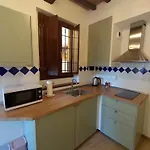 Charming Little House 2 Kilometers From The Historical Centre In A Typical Florentine District Right Next To The Tram And Bus Stops By Holidays Tatil Evi Floransa