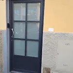 Charming Little House 2 Kilometers From The Historical Centre In A Typical Florentine District Right Next To The Tram And Bus Stops By Holidays * Floransa