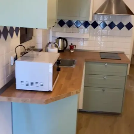 Charming Little House 2 Kilometers From The Historical Centre In A Typical Florentine District Right Next To The Tram And Bus Stops By Holidays