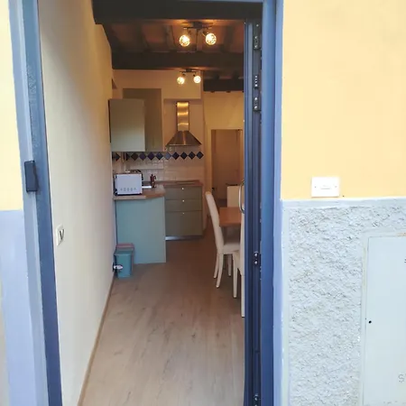 Charming Little House 2 Kilometers From The Historical Centre In A Typical Florentine District Right Next To The Tram And Bus Stops By Holidays Tatil Evi *